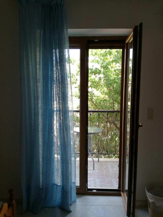 Μαχη Ενοικιαζόμενα Δωμάτια Митимна Экстерьер фото